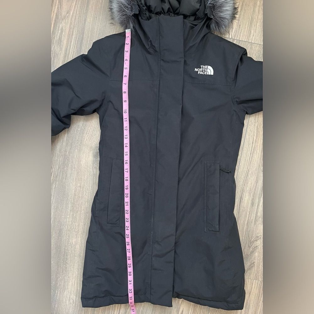 The North Face Women’s Parka Black - Picture 16 of 16